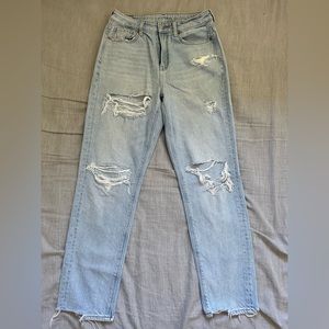 American Eagle Ripped Mom Jean